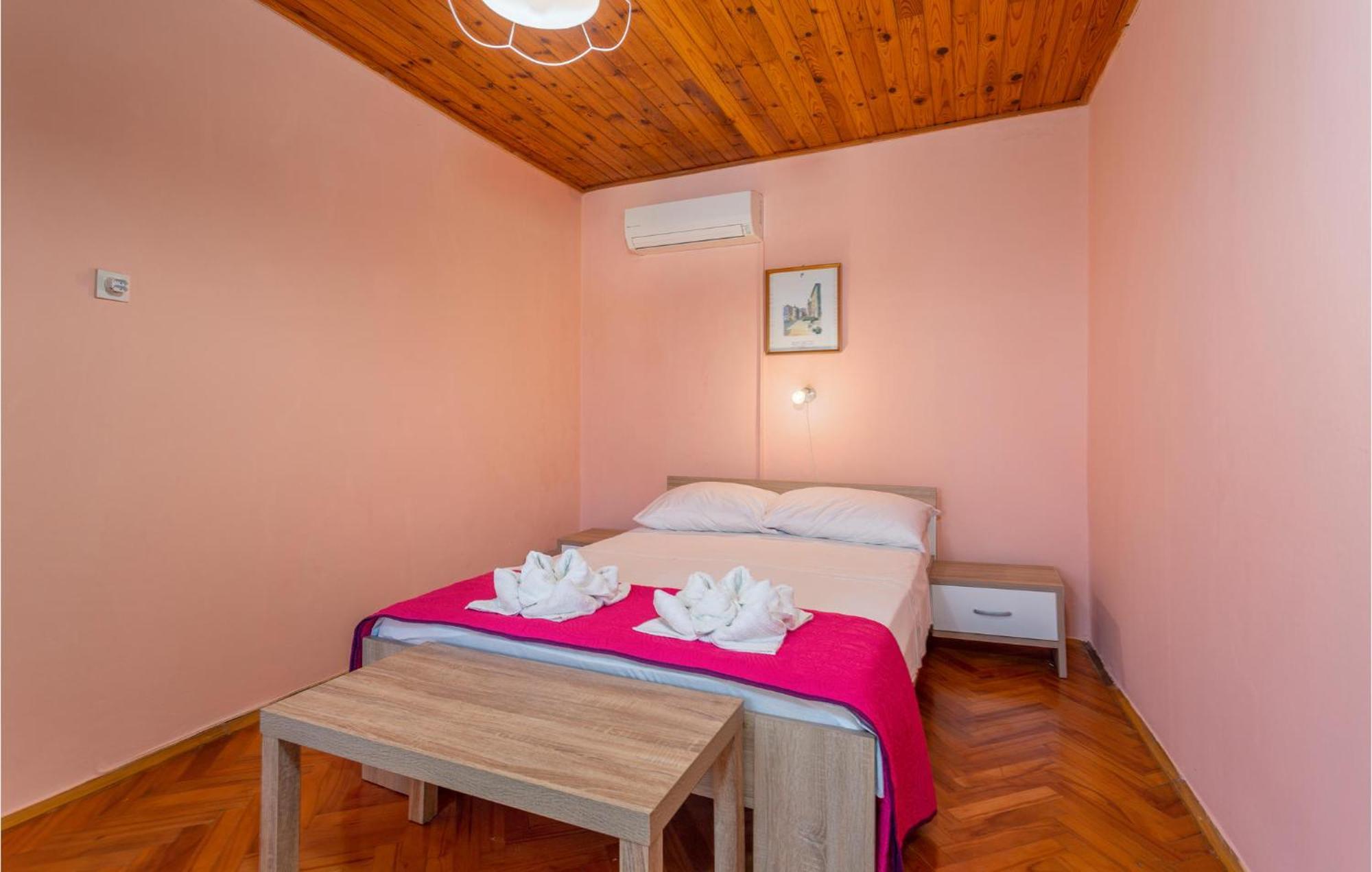 Cozy Home In Omisalj With Kitchen Zewnętrze zdjęcie