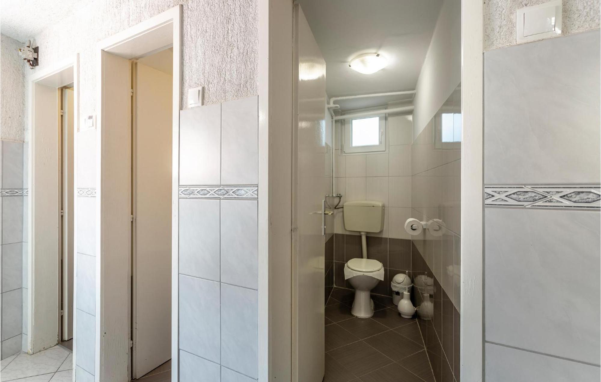 Cozy Home In Omisalj With Kitchen Zewnętrze zdjęcie
