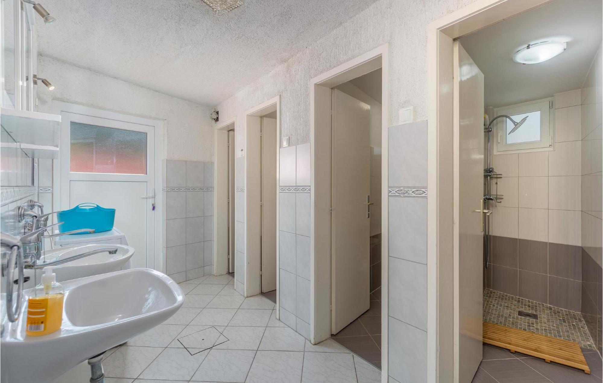Cozy Home In Omisalj With Kitchen Zewnętrze zdjęcie
